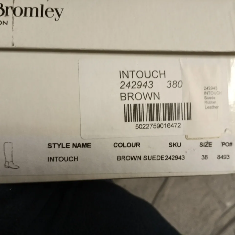 RUSSELL & BROMLEY INTOUCH BROWN SUEDE KNEE-HIGH BOOT – EU38 (UK5)