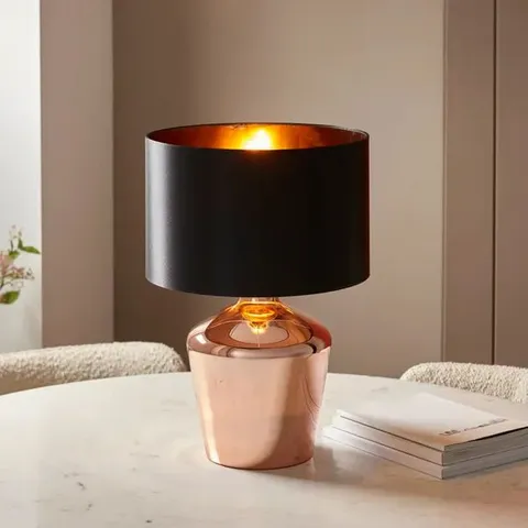 BOXED VOGUE COURTLAND TABLE LAMP