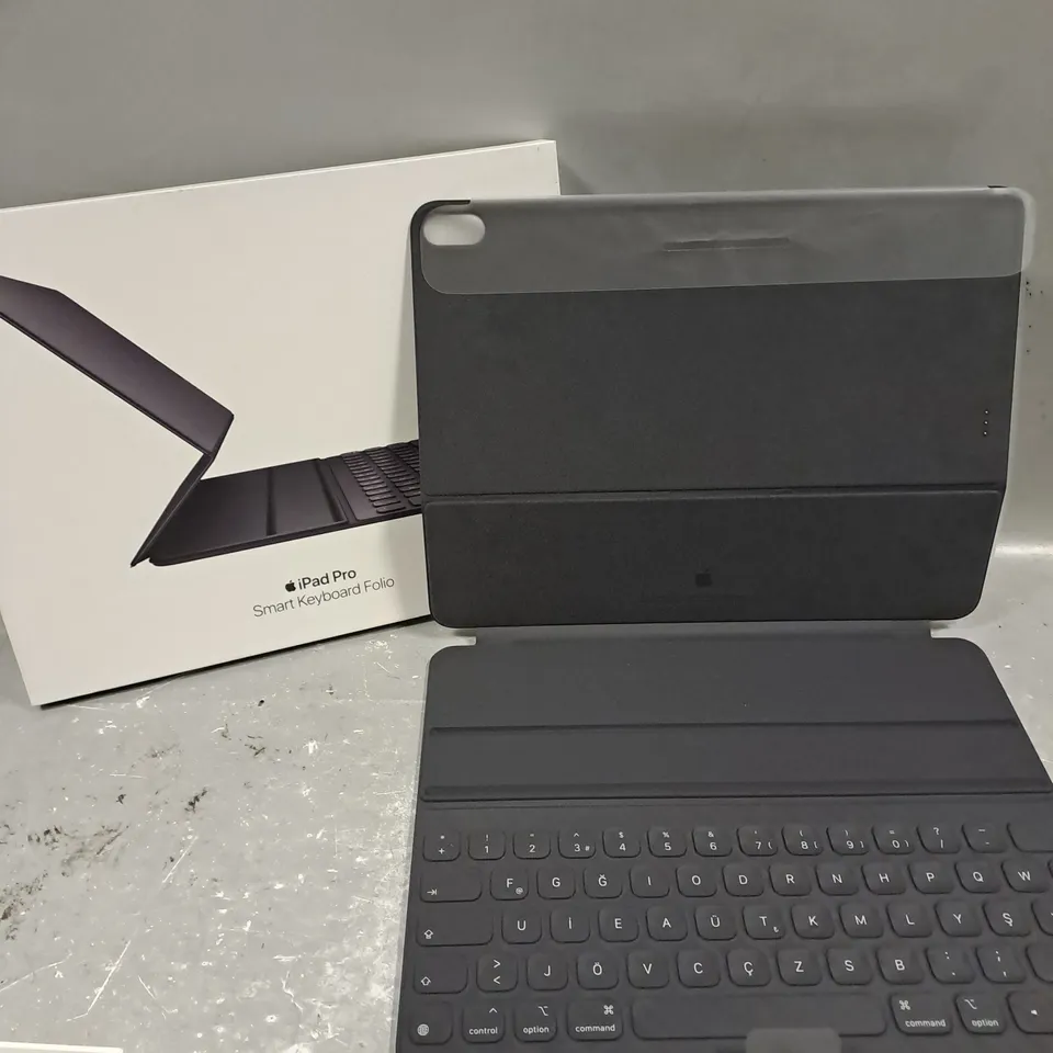 BOXED IPAD PRO SMART KEYBOARD FOLIO - 12.9"