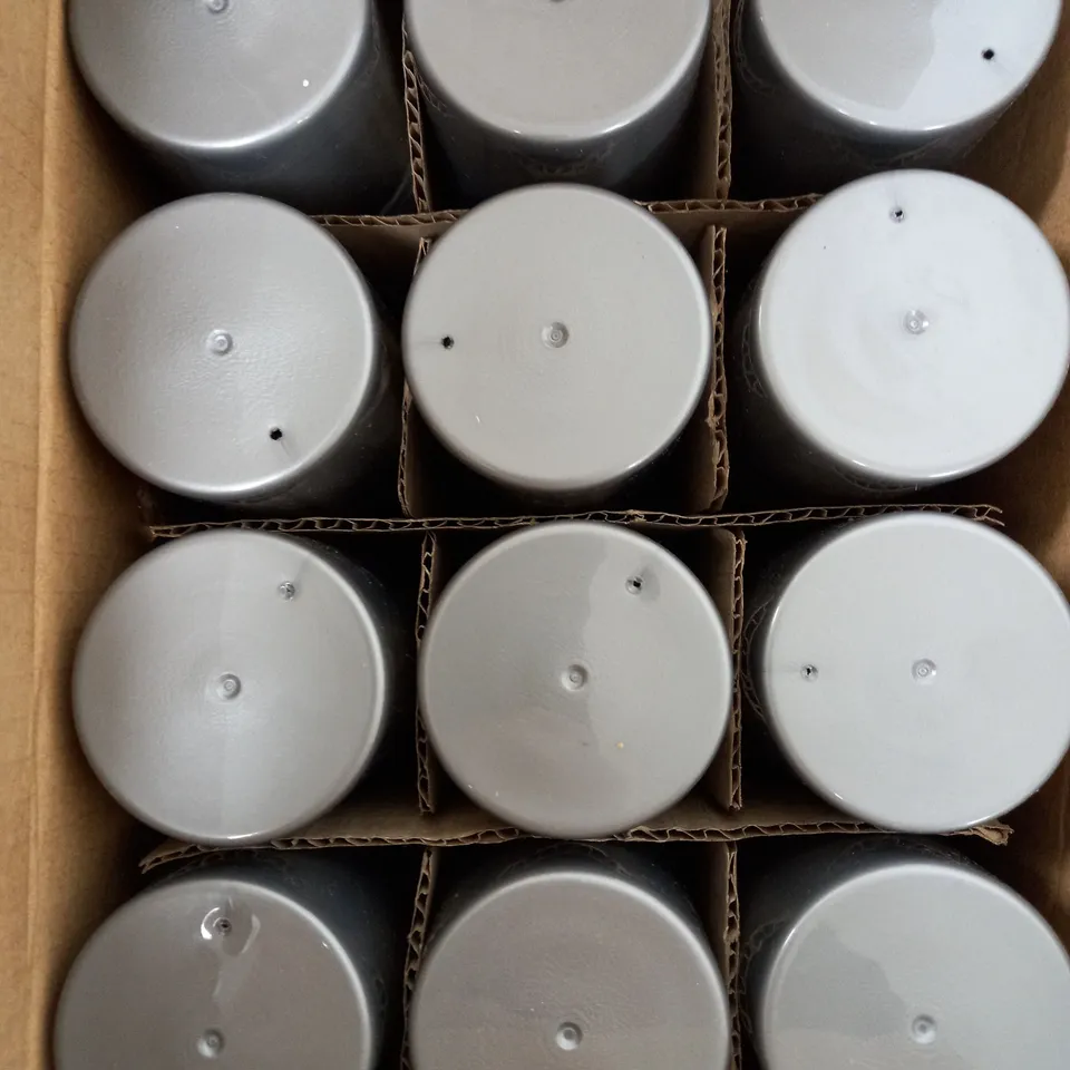 BOX OF 12 X 151 METALLIC SILVER SPRAY PAINT