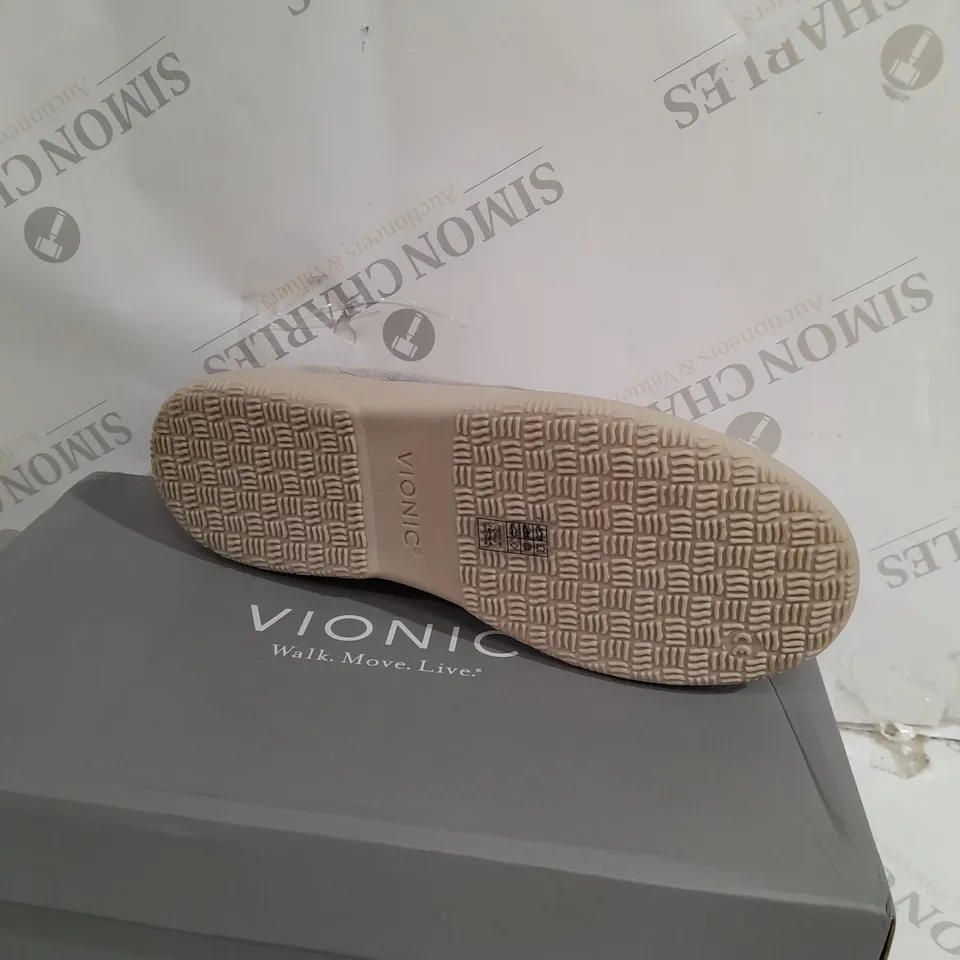 BOXED PAIR OF VIONIC SLIPPERS - UK SIZE 6