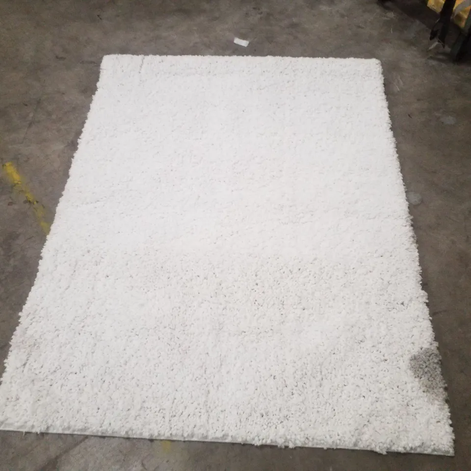 QUALITY DESIGNER AREA RUG - APPROXIMATELY    158X117CM