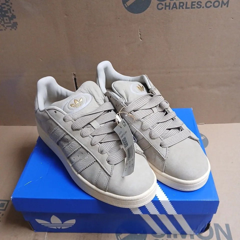 ADIDAS CAMPUS TRAINERS BOXED UK SIZE 8.5