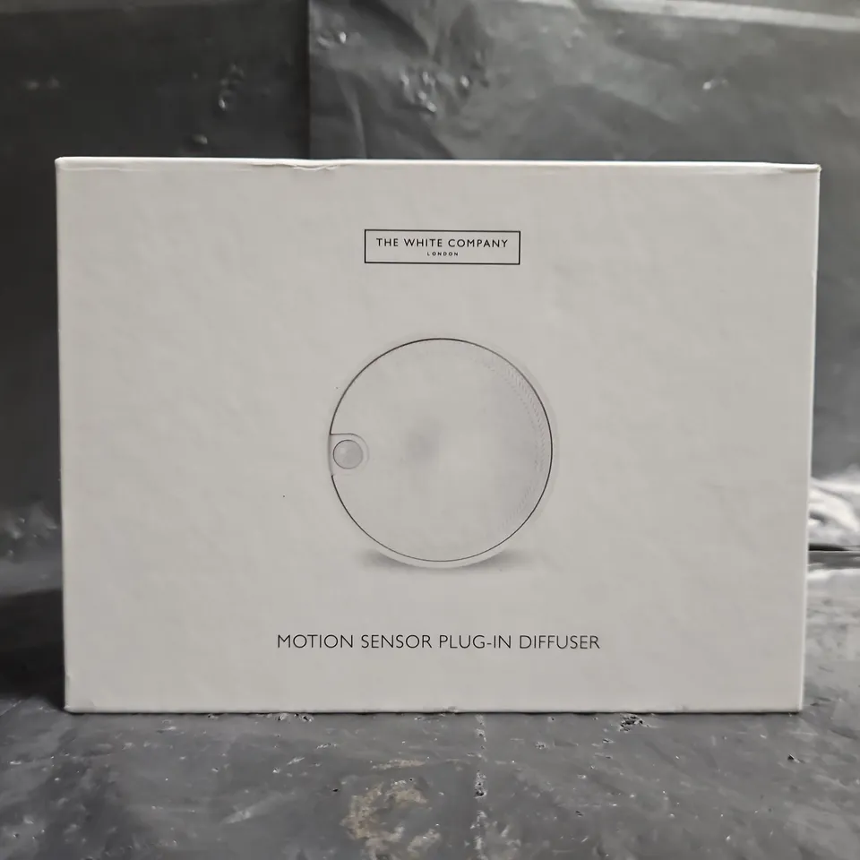 BOXED THE WHITE COMPANY MOTION SENSOR PLUG-IN DIFFUSER