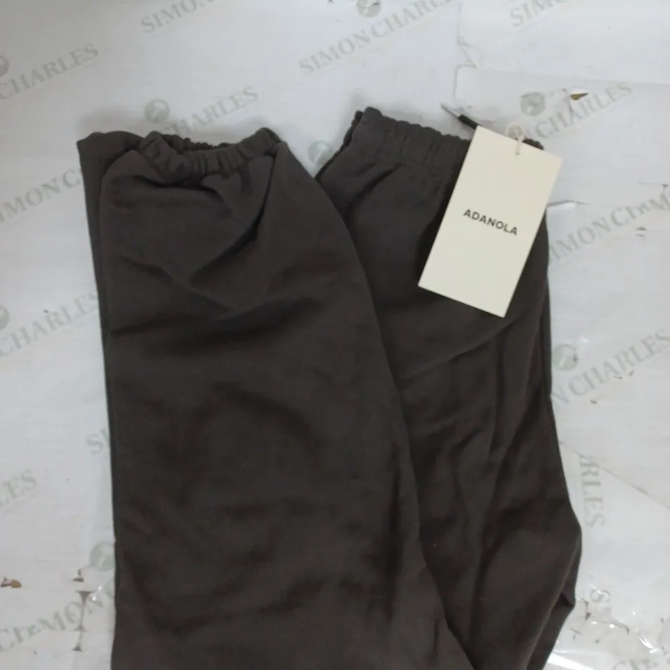 ADANOLA SWEATPANTS IN COFFEE BEAN SIZE M