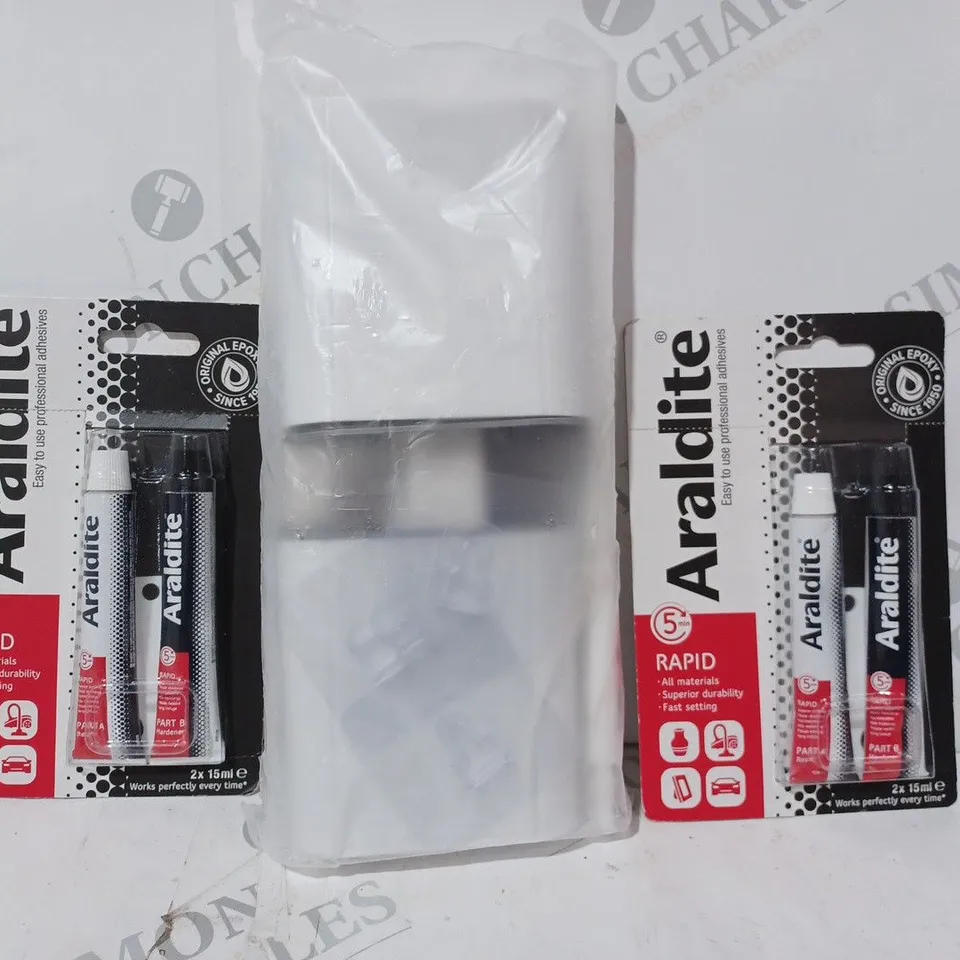 APPROXIMATELY 10 ASSORTED HOUSEHOLD ITEMS TO INCLUDE ARALDITE ADHESIVE KIT, SILICONE TOILET BRUSH, ETC