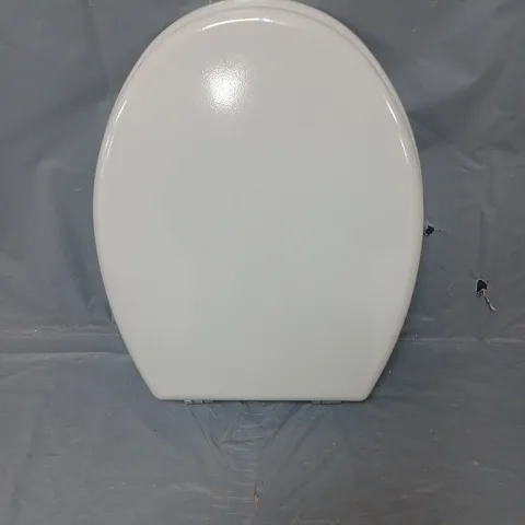 BOXED HOME MOULDED WOOD TOILET SEAT