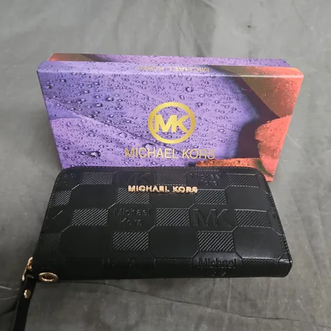 MICHAEL KORS MONOGRAM WALLET 