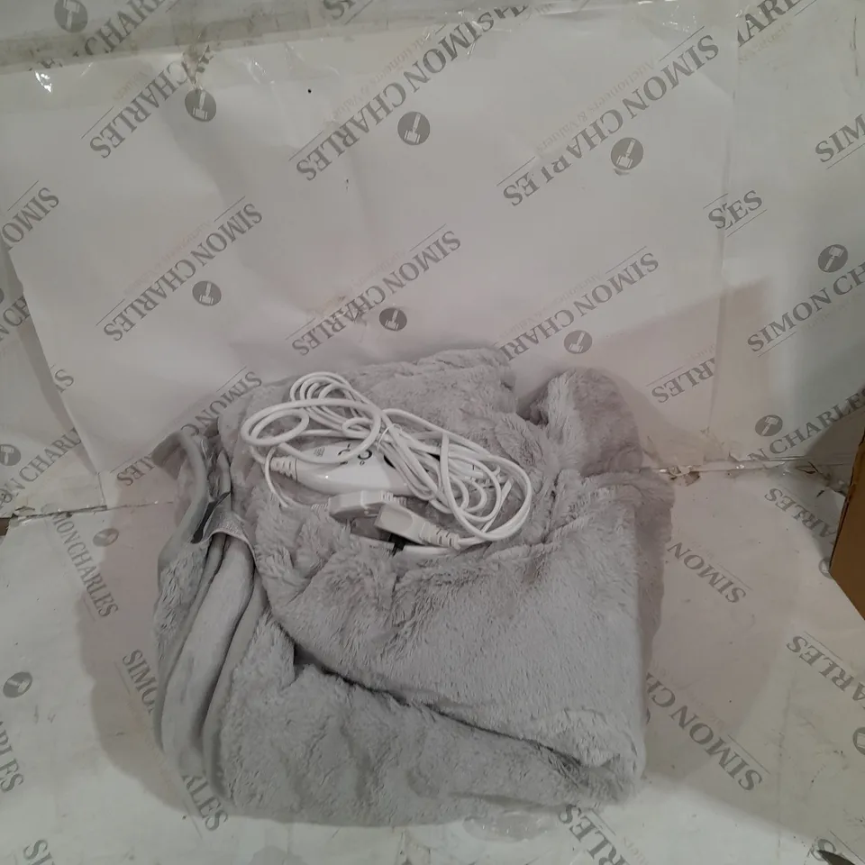 COZEE HOME VELVETSOFT HEATED THROW IN LIGHT GREY