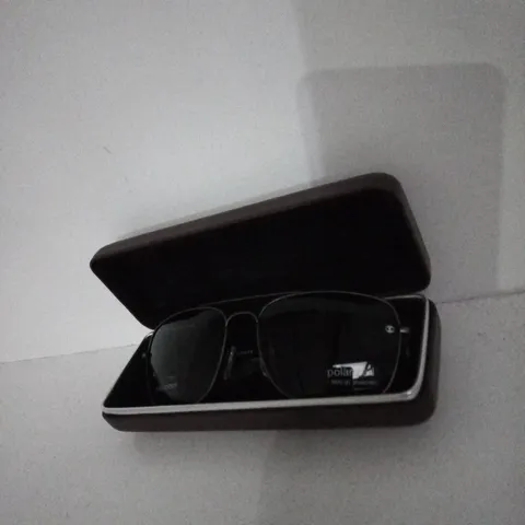 DAVIDOFF SUNGLASSES IN BLACK BROWN CASE