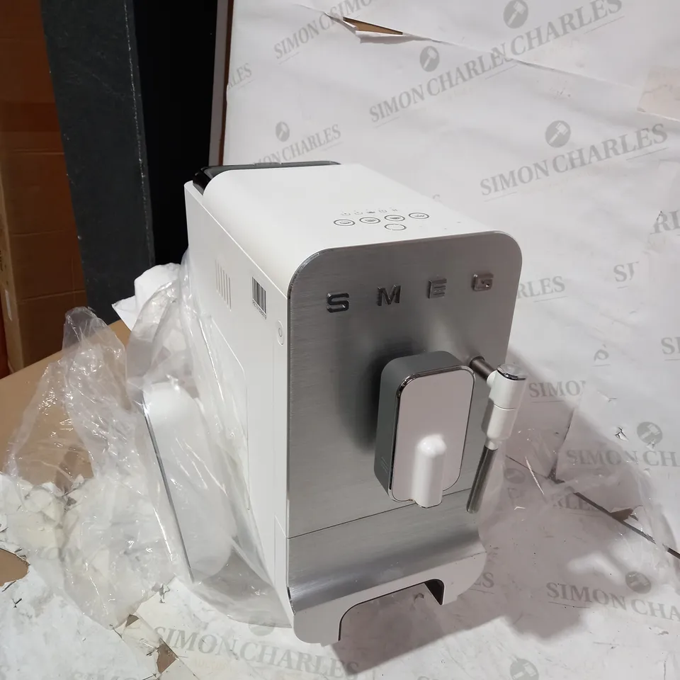 SMEG BCC02WHMUK ESPRESSO COFFEE MACHINE
