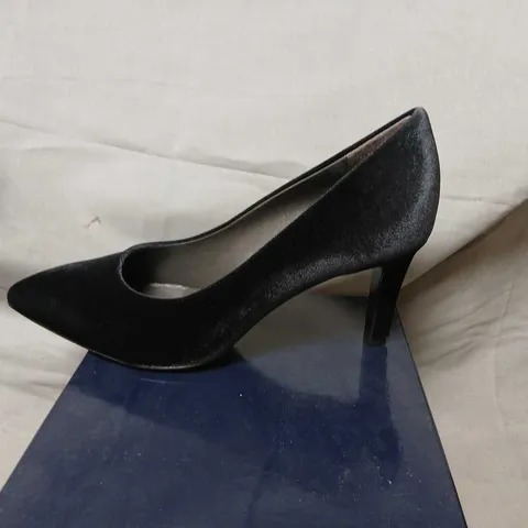 CALPIERRE VELVET BLACK DESIGNER HEELS, EU 37 (UK 4)