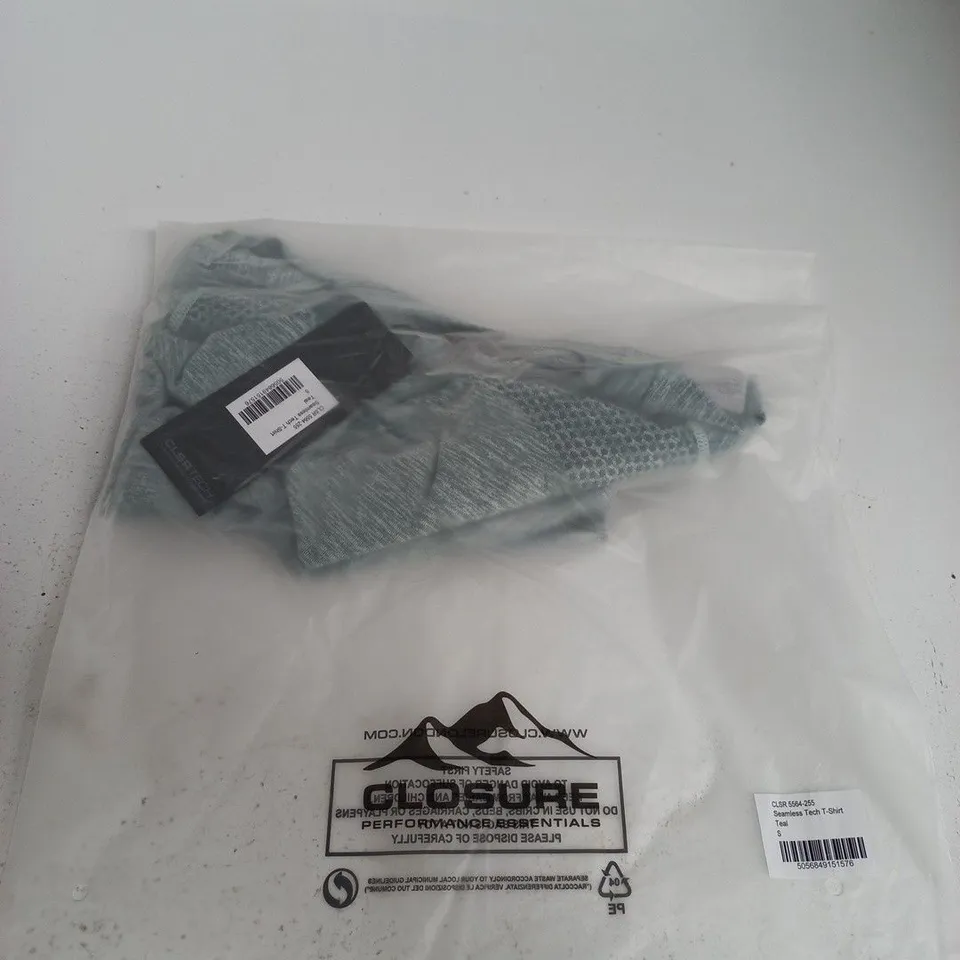 CLOSURE LONDON SEAMLESS TECH T-SHIRT – TEAL, SIZE S