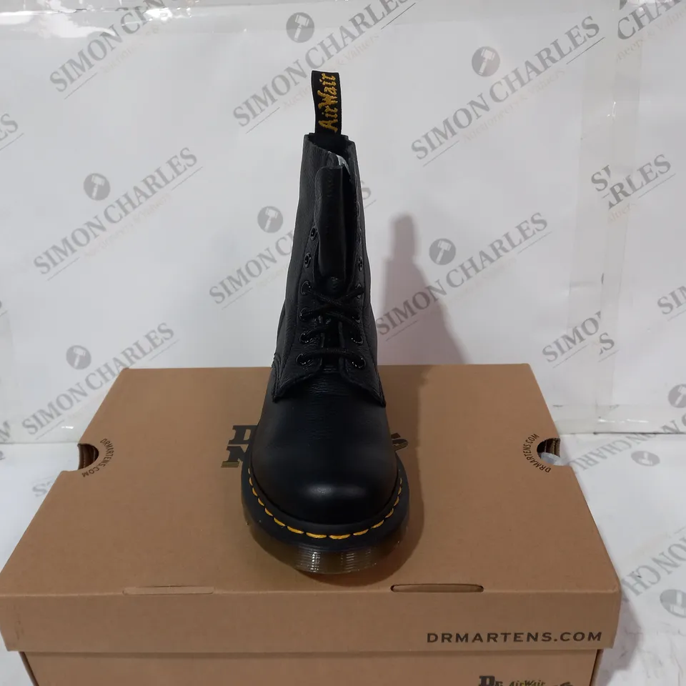 DR MARTINS 1460 PASCAL SIZE UK 5