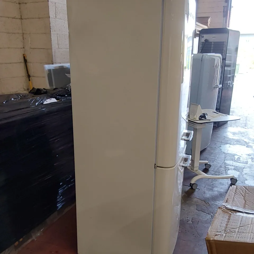 SMEG FAB50RCR5 80cm FRIDGE FREEZER - CREAM