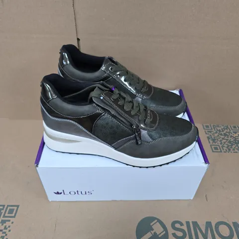 BOXED PAIR OF LOTUS PLUTO TRAINERS IN KHAKI - EU 37