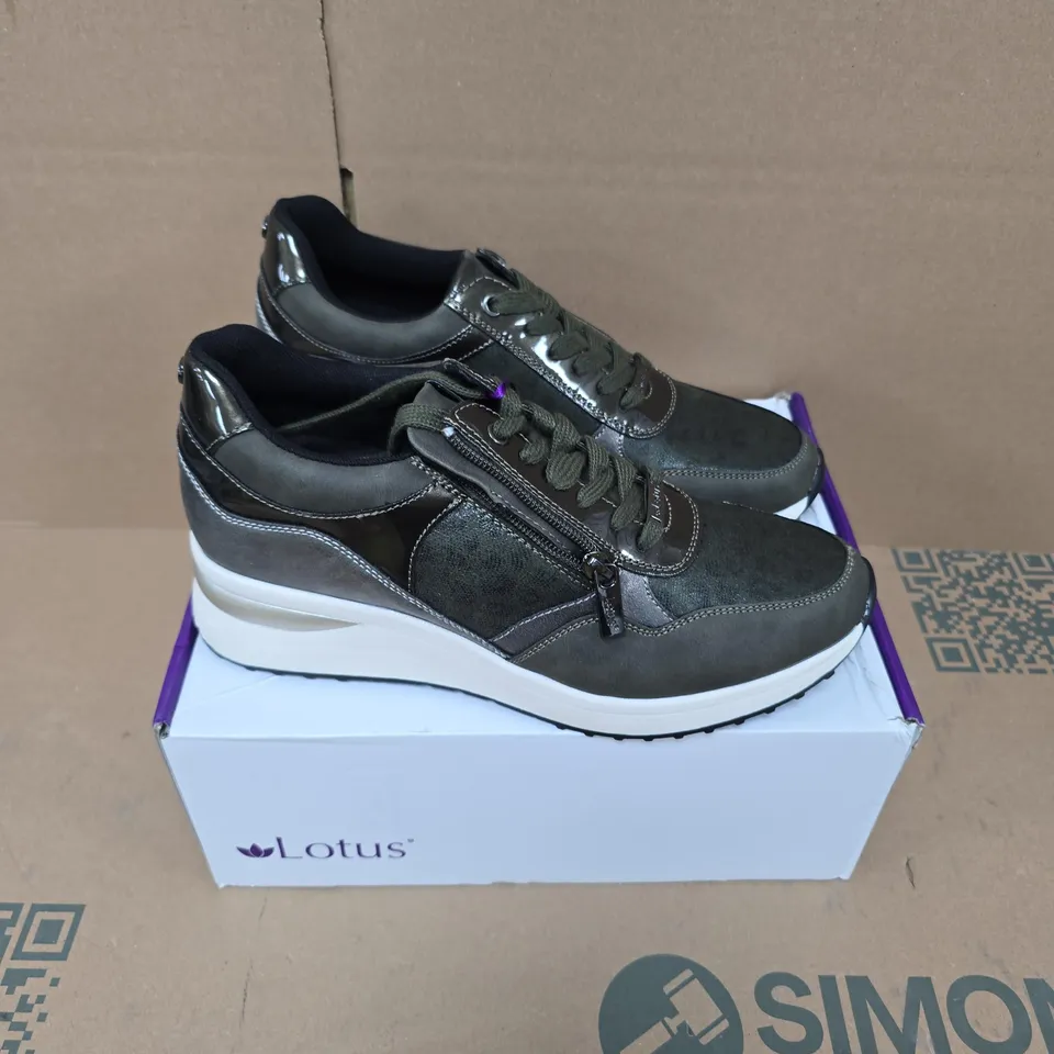BOXED PAIR OF LOTUS PLUTO TRAINERS IN KHAKI - EU 37