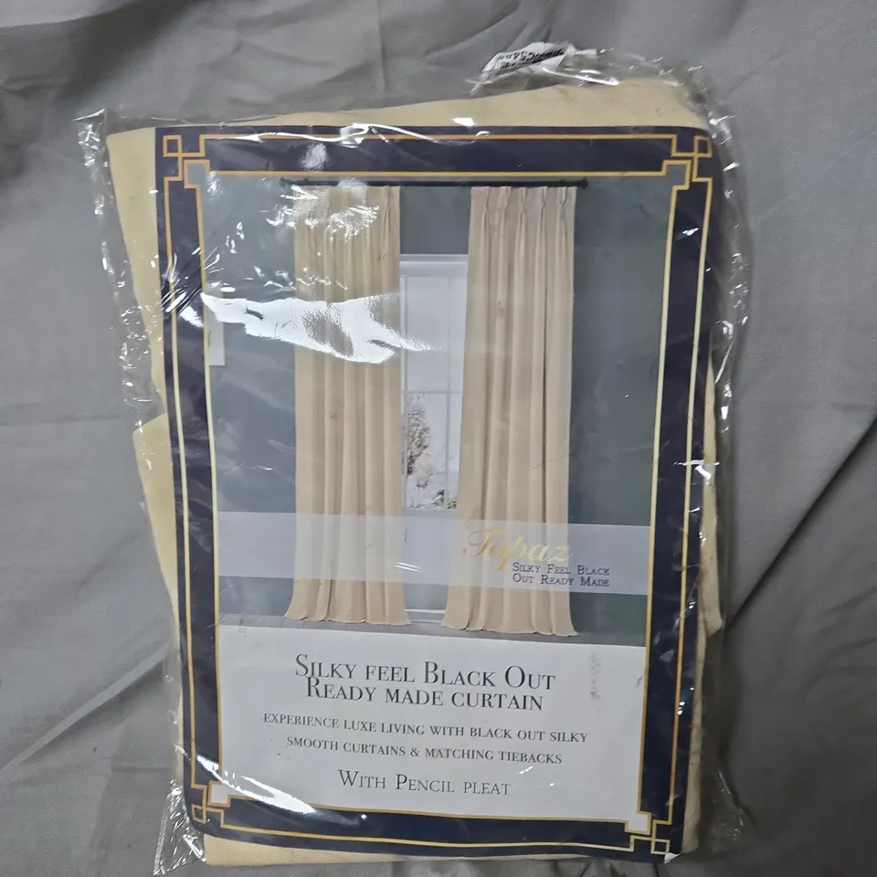 SILKY FEEL BLACKOUT READY MADE CURTAIN – PENCIL PLEAT, 117 X 183 CM (46 X 72 IN)