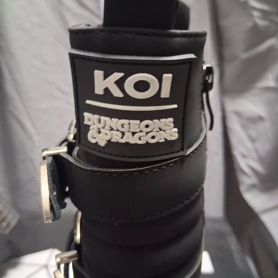 BRAND NEW BOXED KOI X DUNGEONS AND DRAGONS UNCANNY DIDGE ROGUE MILITARY BOOTS BLACK SIZE 4