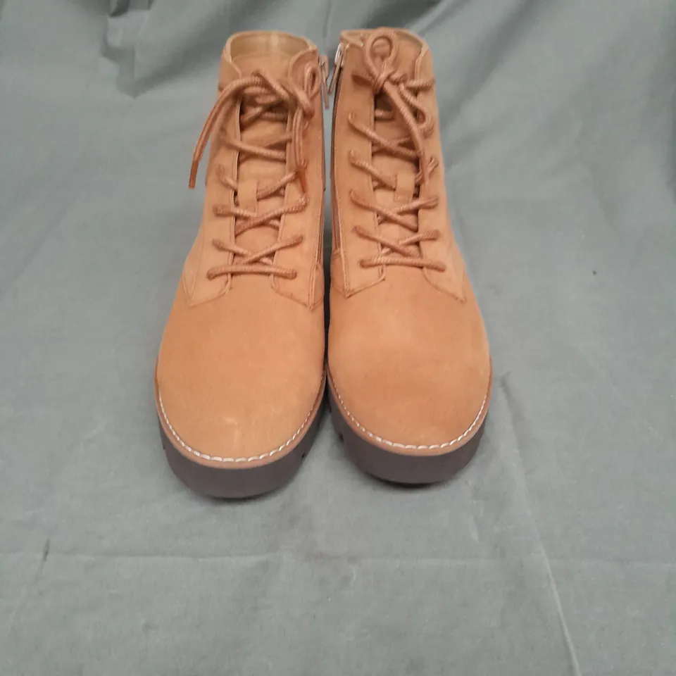 VIONIC LADIES TOFFEE SUEDE LACE UP BOOTS SIZE 4