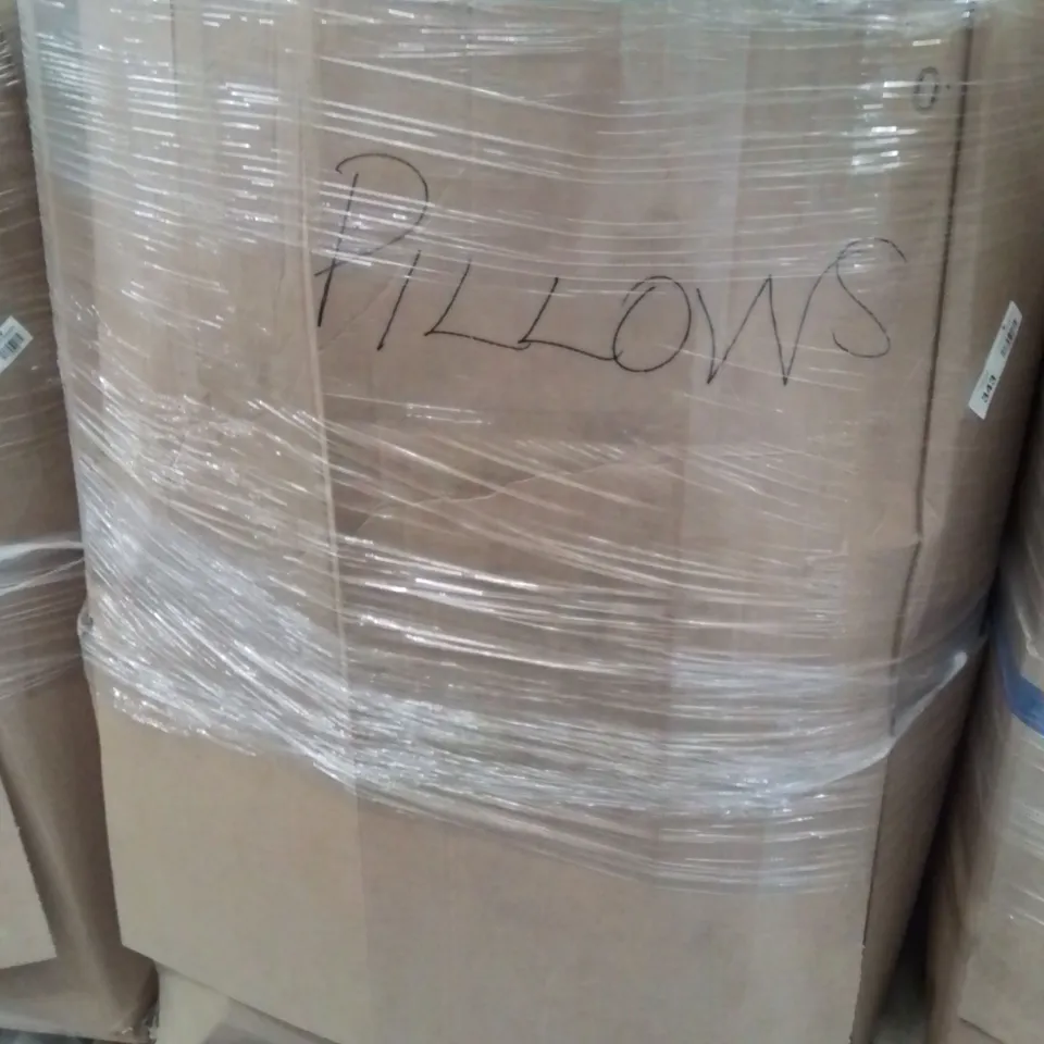 PALLET CONTAINING LARGE AMOUNT OF SUPPORT PILLOWS CUSHIONS AND SOFT FURNISHINGS 