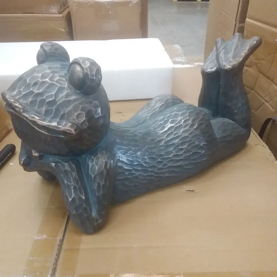 BOXED ORIENTAL LOUNGING FROG