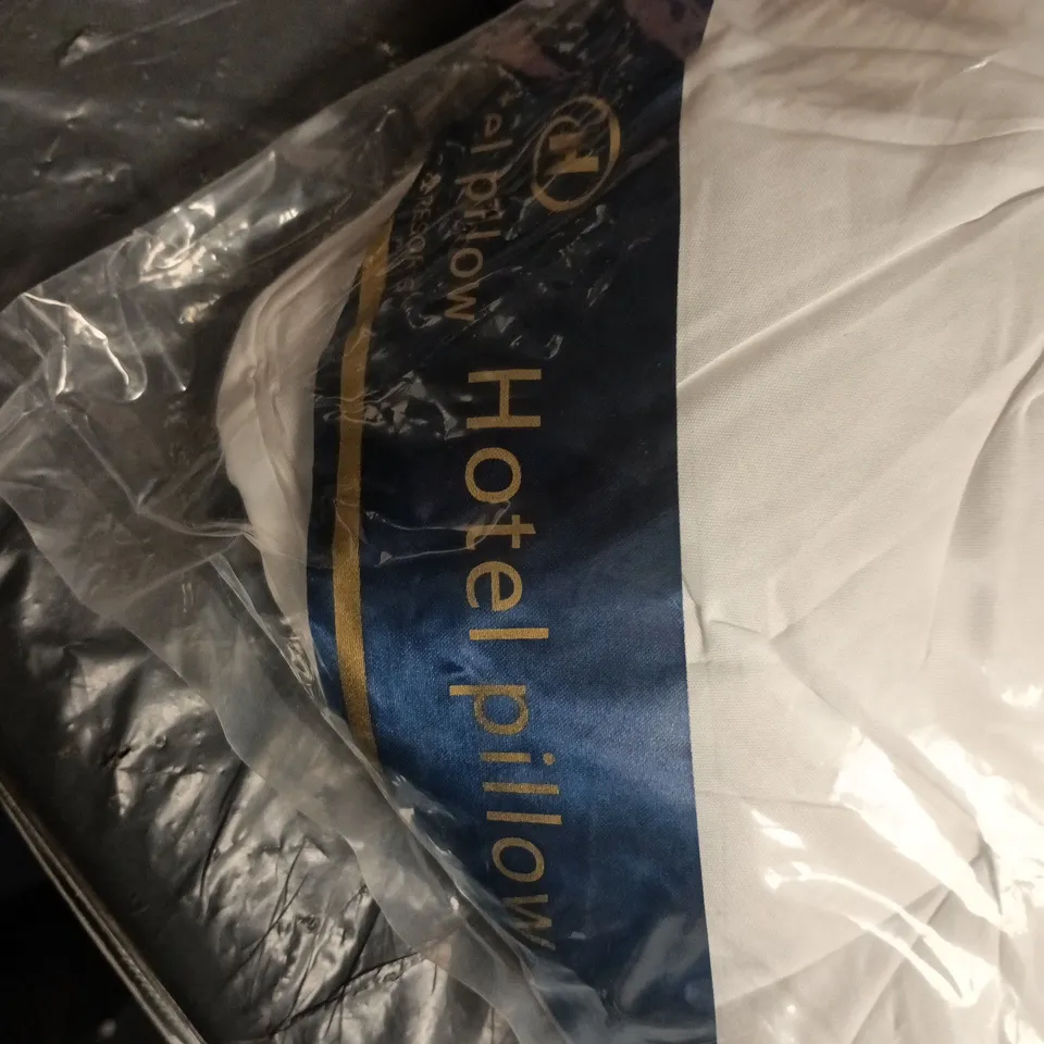 2X HOTEL PILLOW – WHITE, SEALED IN PLASTIC PACKAGING