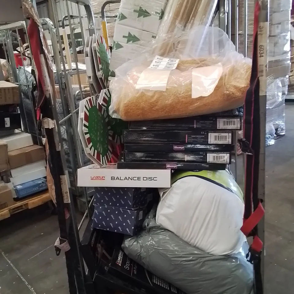 CAGE OF ASSORTED HOUSEHOLD GOODS AND PRODUCTS TO INCLUDE;DUVET,SNOWMAN LED DECORATION,TOWEL,AREA RUGS