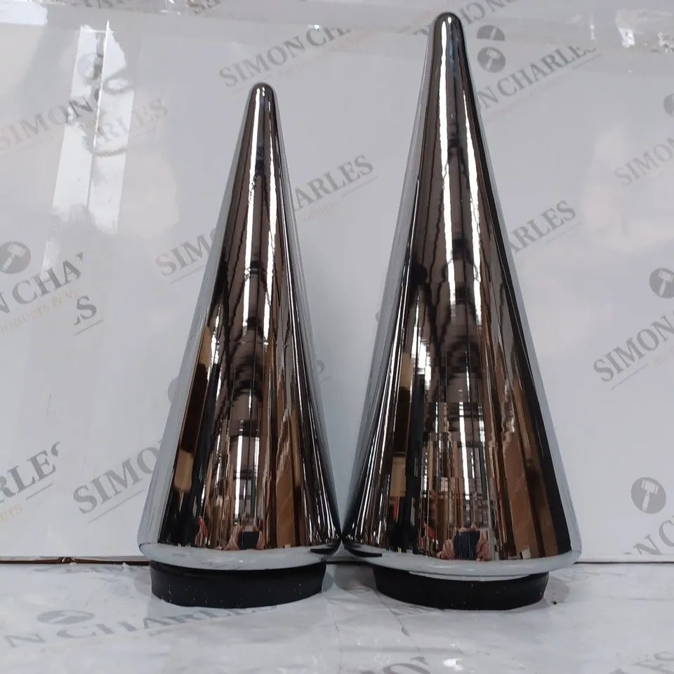 BOXED KELLY HOPPEN SET OF 2 INDOOR OUTDOOR PRELIT GLASS DECOR - REFLECTIVE CONES