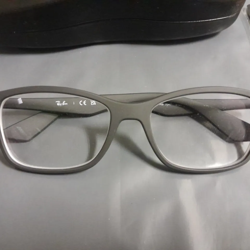 PAIR OF RAY BAN GREY GLASSES IN CASE