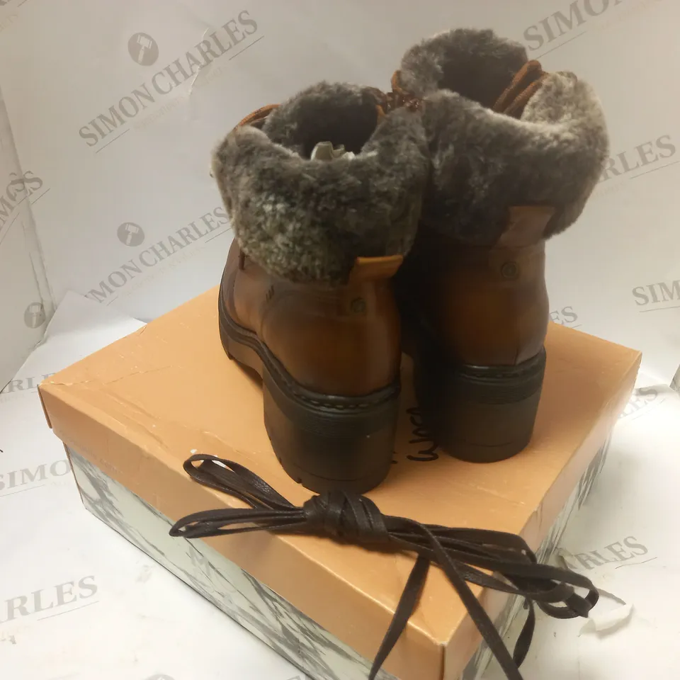 BOXED CHALO0TT TAN LEATHER FAUX FUR BOOTS - SIZE 7