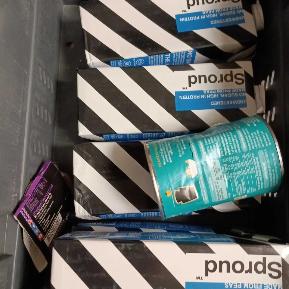 APPROXIMATELY 10 ASSORTED FOOD/DRINK PRODUCTS TO INCLUDE CURING SALT, FAJITA SEASON, SPROUD DRINK ETC 