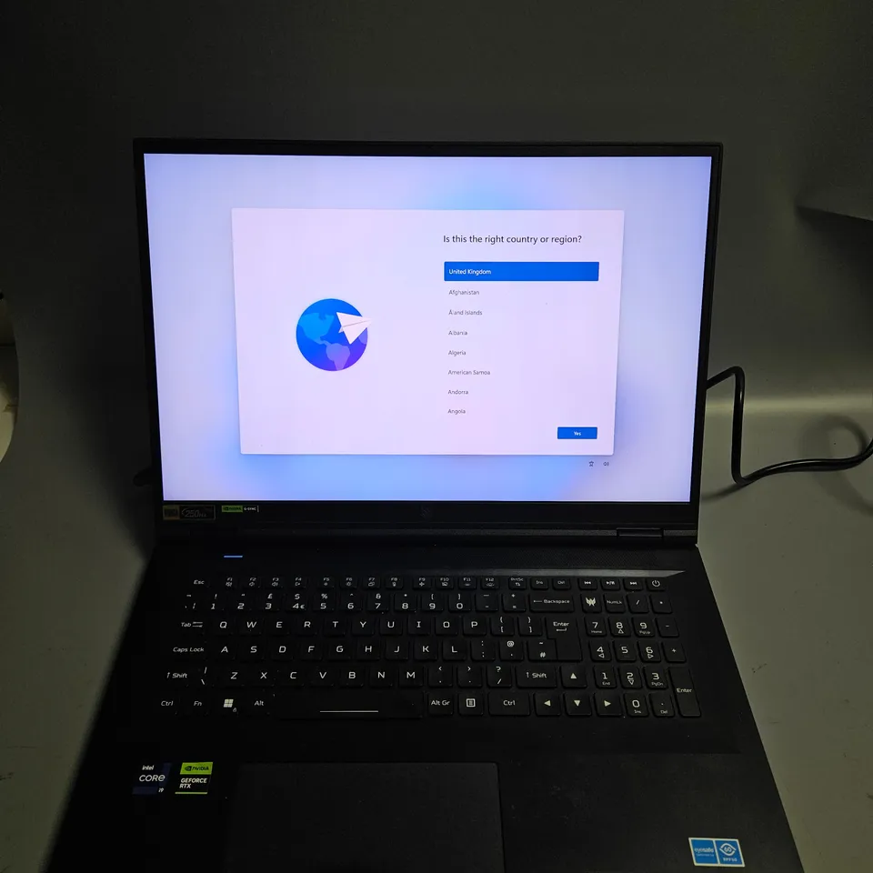 ACER PREDATOR HELIOS 18 GAMING LAPTOP - INTEL CORE I9-13900HX PROCESSOR, 32GB RAM, 2X 2TB NVME SSDS, NVIDIA GEFORCE RTX 4080 MOBILE GPU