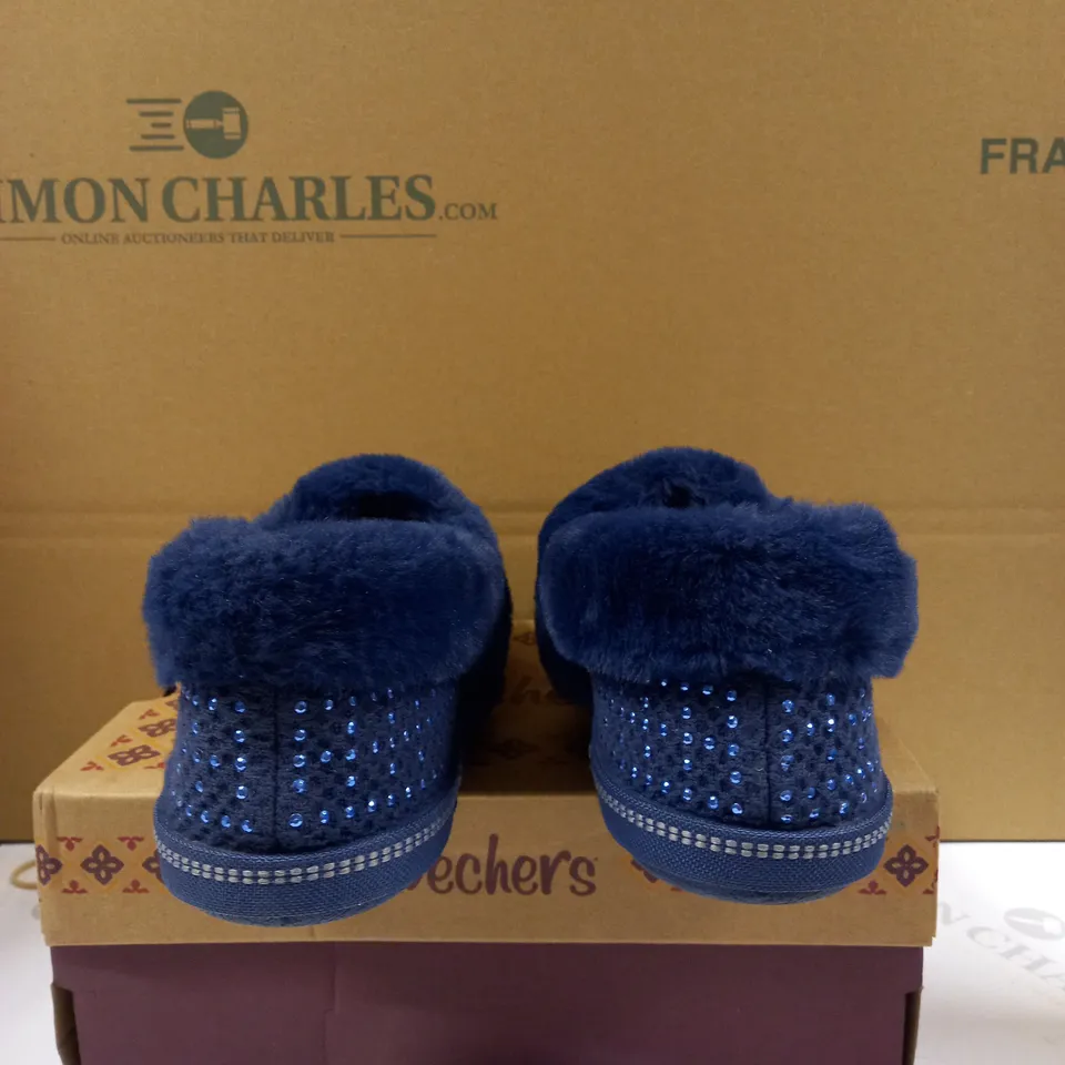 SKETCHERS COZY SLIPPER SIZE 5