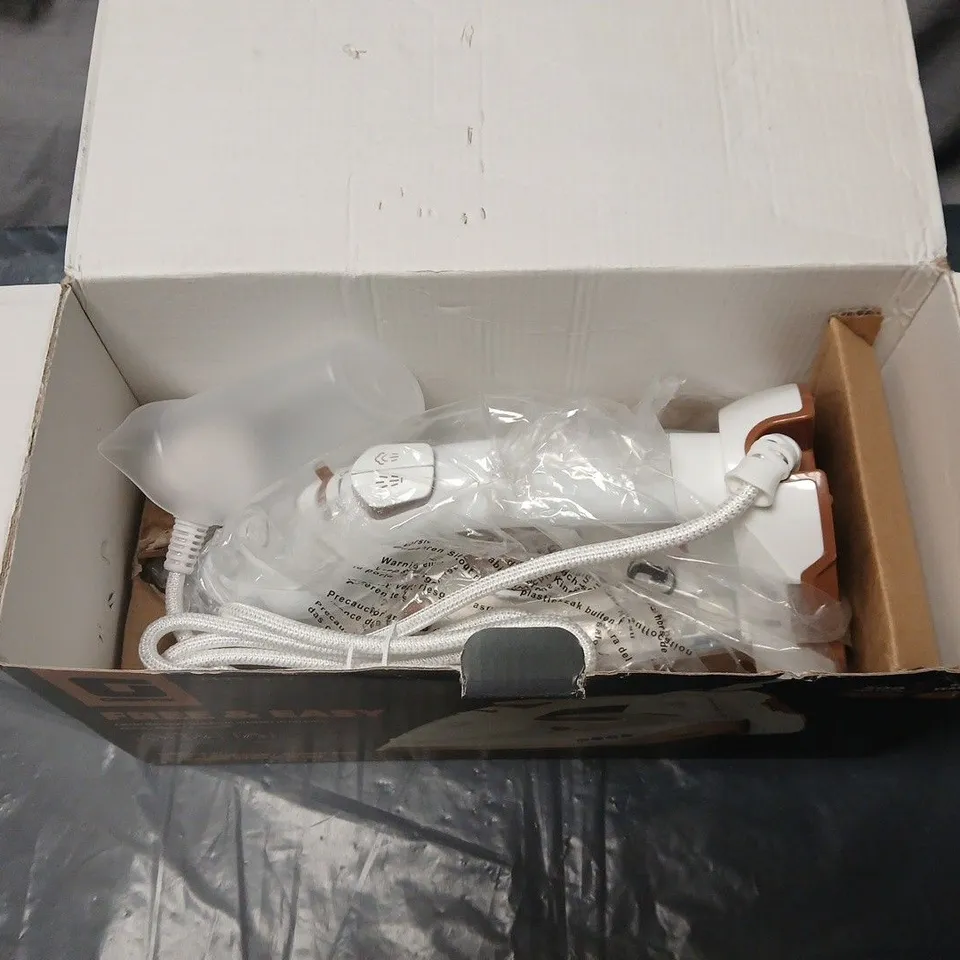 GEEPAS FREE & EASY 2-IN-1 CORDED/CORDLESS CERAMIC STEAM IRON