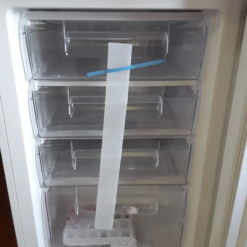 ENGLISH ELECTRIC UNDER COUNTER FREEZER WHITE EEF085H