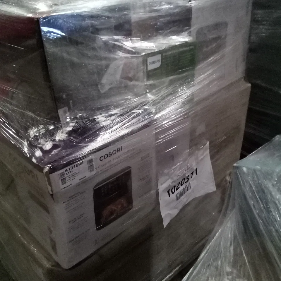 PALLET OF APPROXIMATELY 31 ASSORTED ELECTRICAL ITEMS TO INCLUDE AIR FRYERS , VACUUM CLEANERS AND TOASTERS 