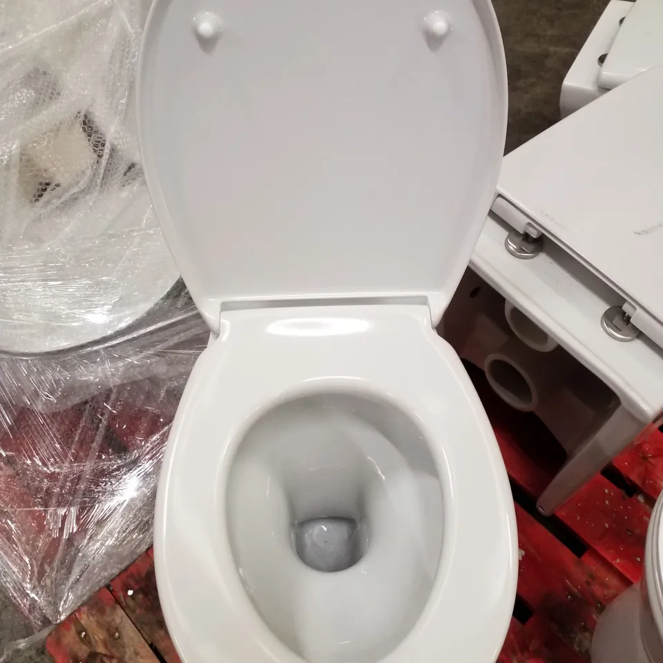 BRAND NEW TOILET PAN WITH SEAT