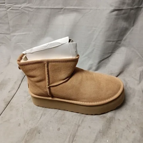 UGG TAN SUEDE ANKLE BOOTS WITH SHEARLING LINING SIZE 37