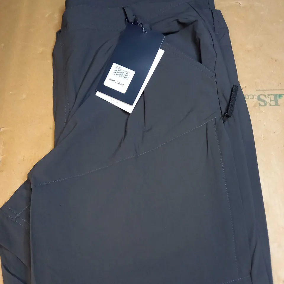 TOG 24 CARGO TROUSERS SIZE 18S