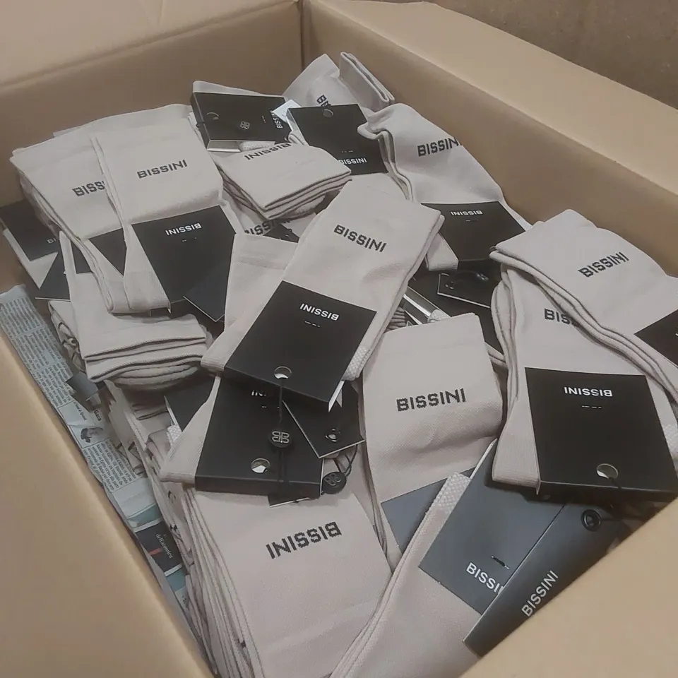 BOX TO CONTAIN APPROX 93 BRAND NEW PAIRS OF BISSINI CYCLING SOCKS - TAUPE // SIZE: S-M // 1 PAIR PER PACK