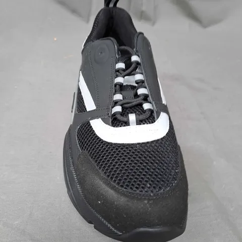 PAIR OF DIOR B22 BLACK CALFSKIN TRAINER SIZE EU 41