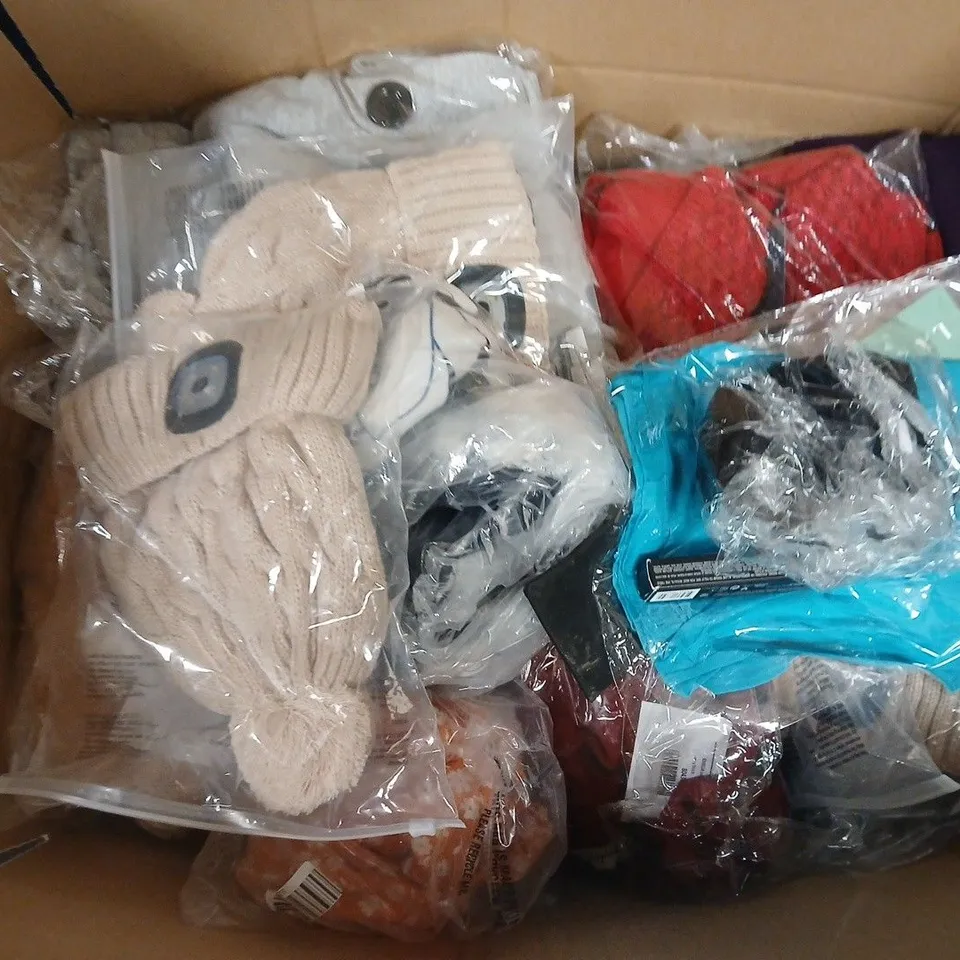 APPROXIMATELY 30 ASSORTED CLOTHING ITEMS IN VARIOUS COLOURS, SIZES, AND STYLES