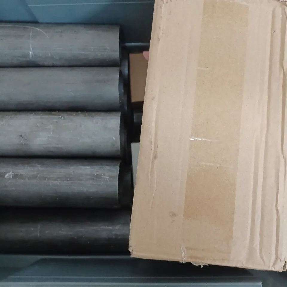 BOX OF APPROXIMATELY 10 ASSORTED ITEMS TO INCLUDE - METAL PIPES - SIGN LAMP - ANTI BARK COLLAR ETC