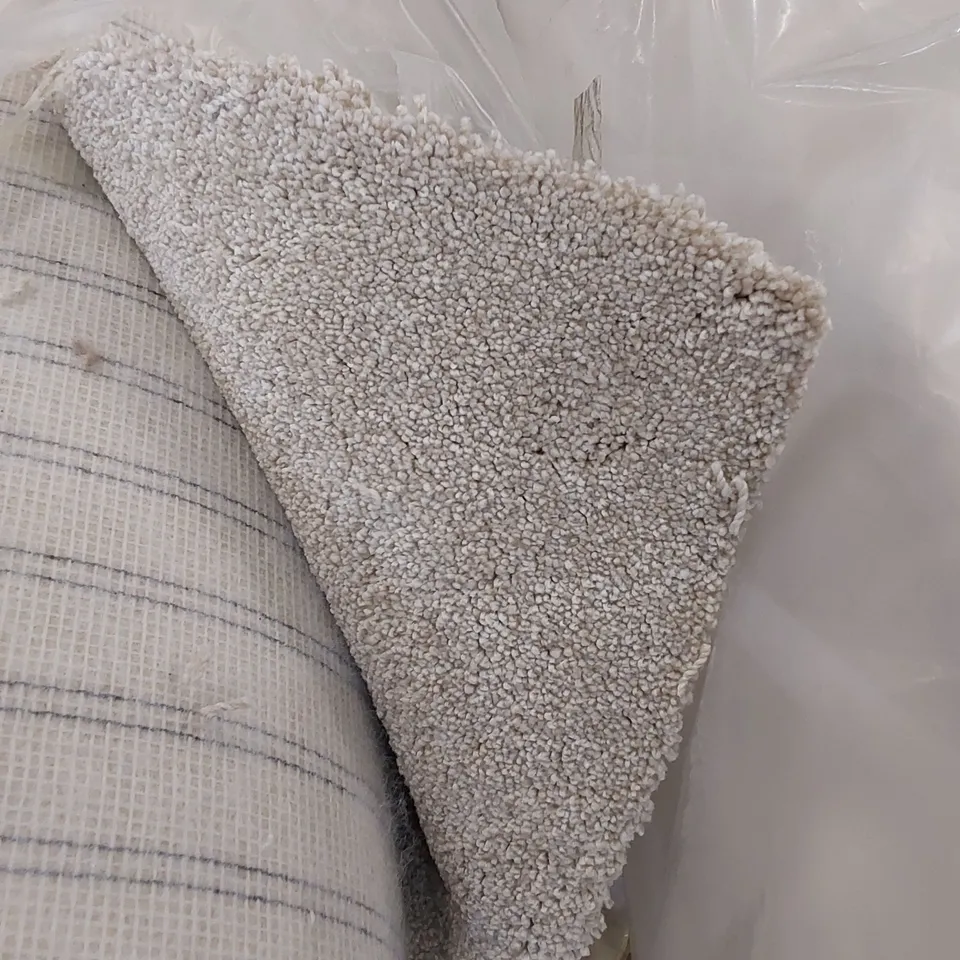ROLL OF QUALITY STS HERITAGE LUXURY AB CARPET // SIZE: APPROX 4 X 3m