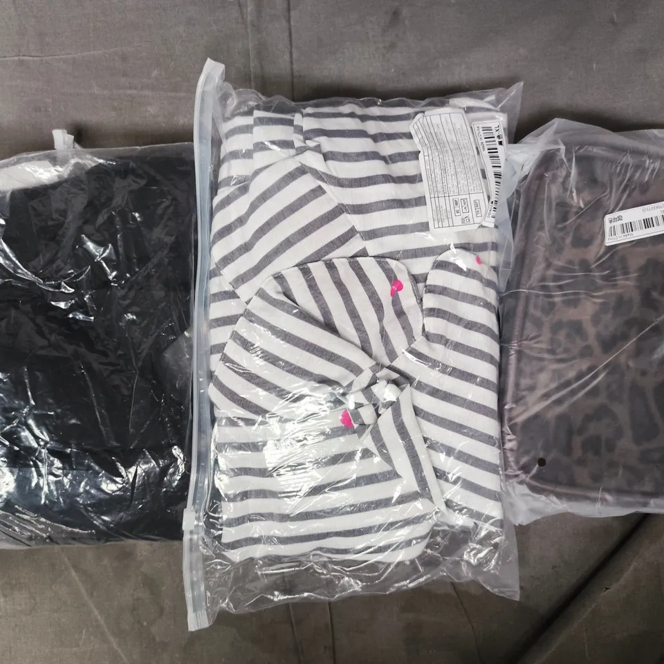 APPROXIMATELY 20 ASSORTED CLOTHING AND FASHION PRODUCTS IN VARIOUS STYLES AND SIZES - COLLECTION ONLY