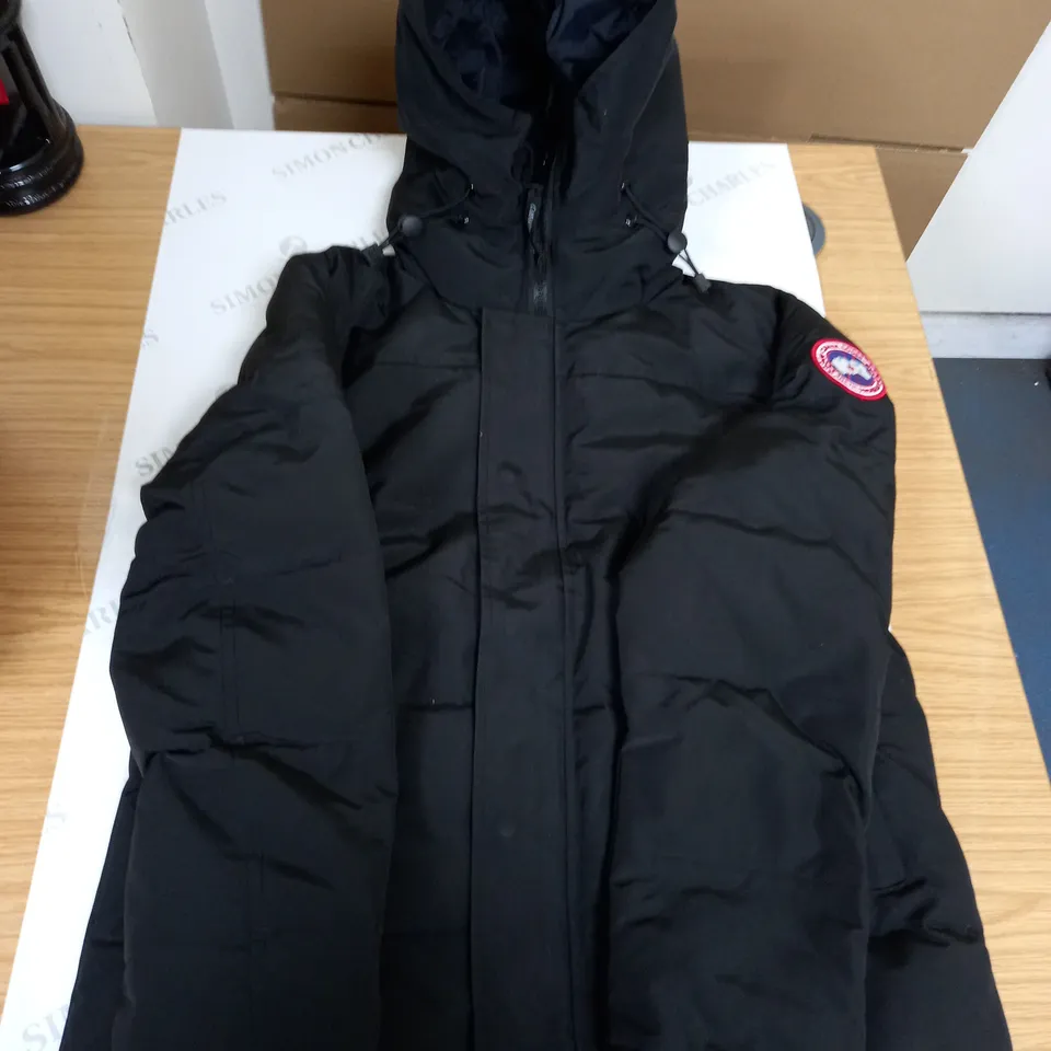 CANADA GOOSE PADDED COAT IN BLACK - M