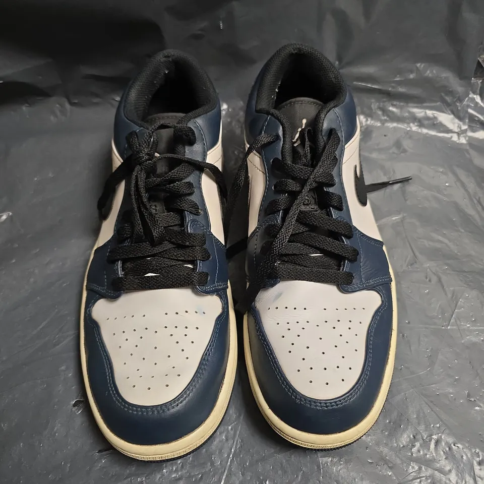 NIKE DUNK LOW SNEAKERS – NAVY/WHITE, UK 9.5 (US 10)