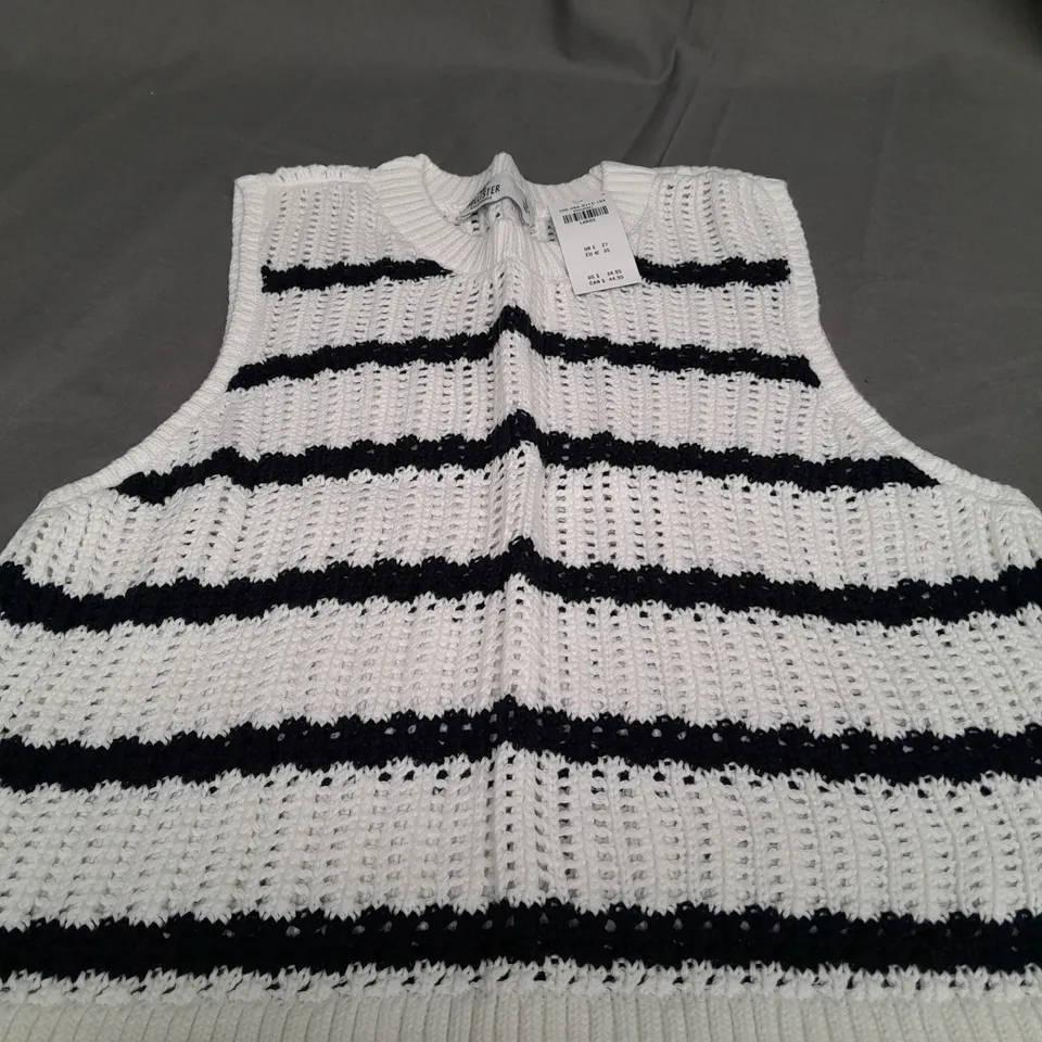 HOLLISTER KNITTED BODY WARMER - LARGE