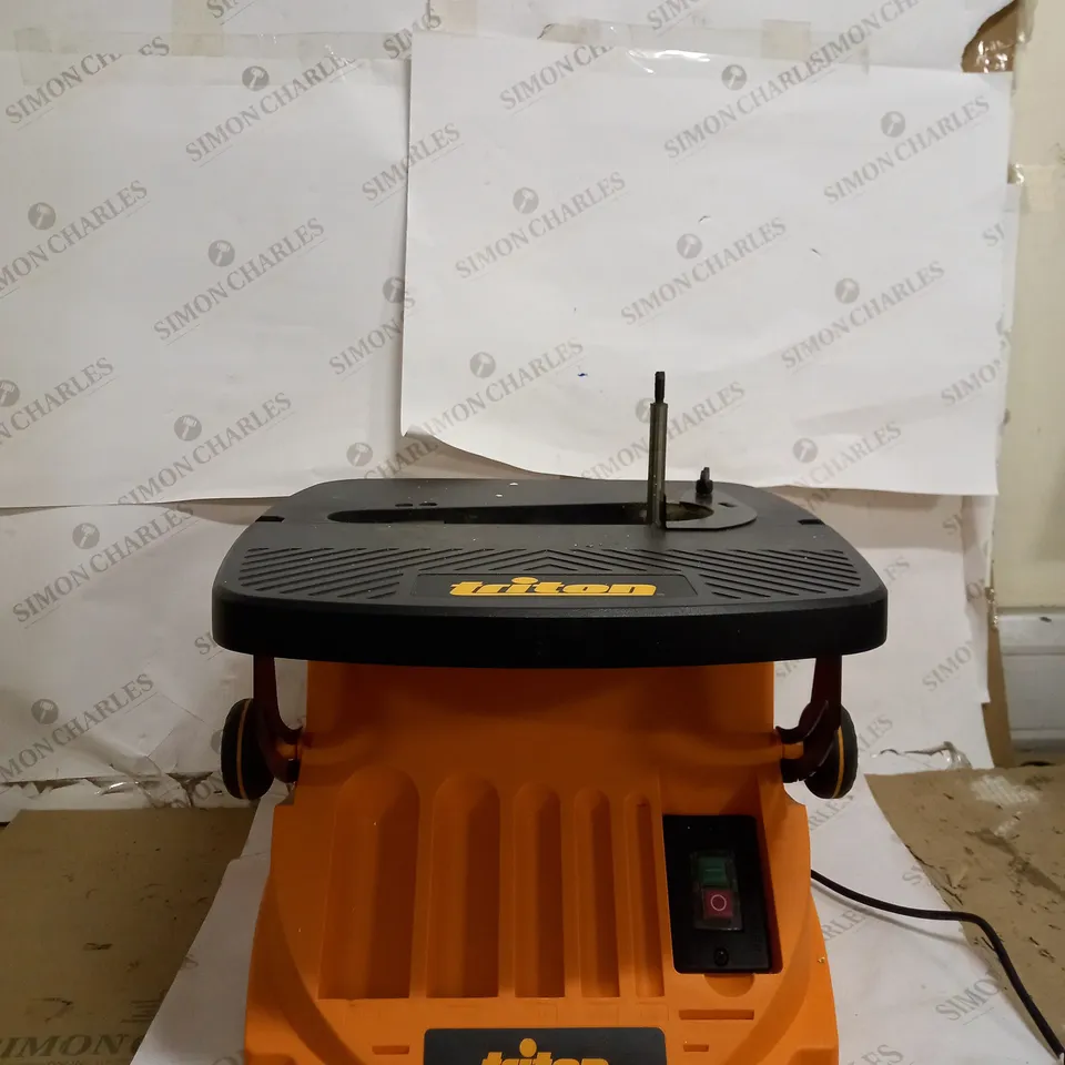 TRITON 450W OSCILLATING SPINDLE AND BELT SANDER
